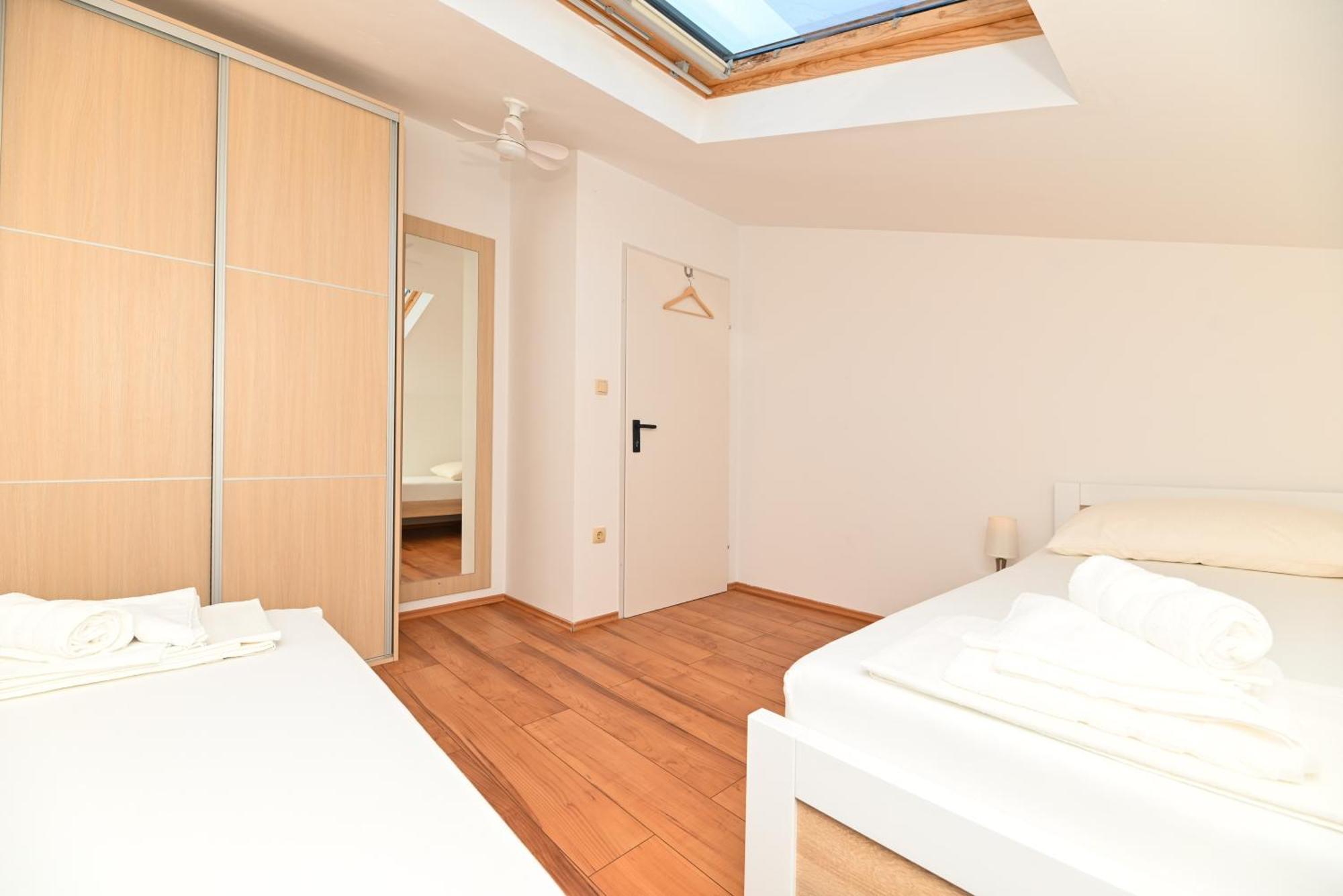 Apartments Bluesky Трогир Экстерьер фото