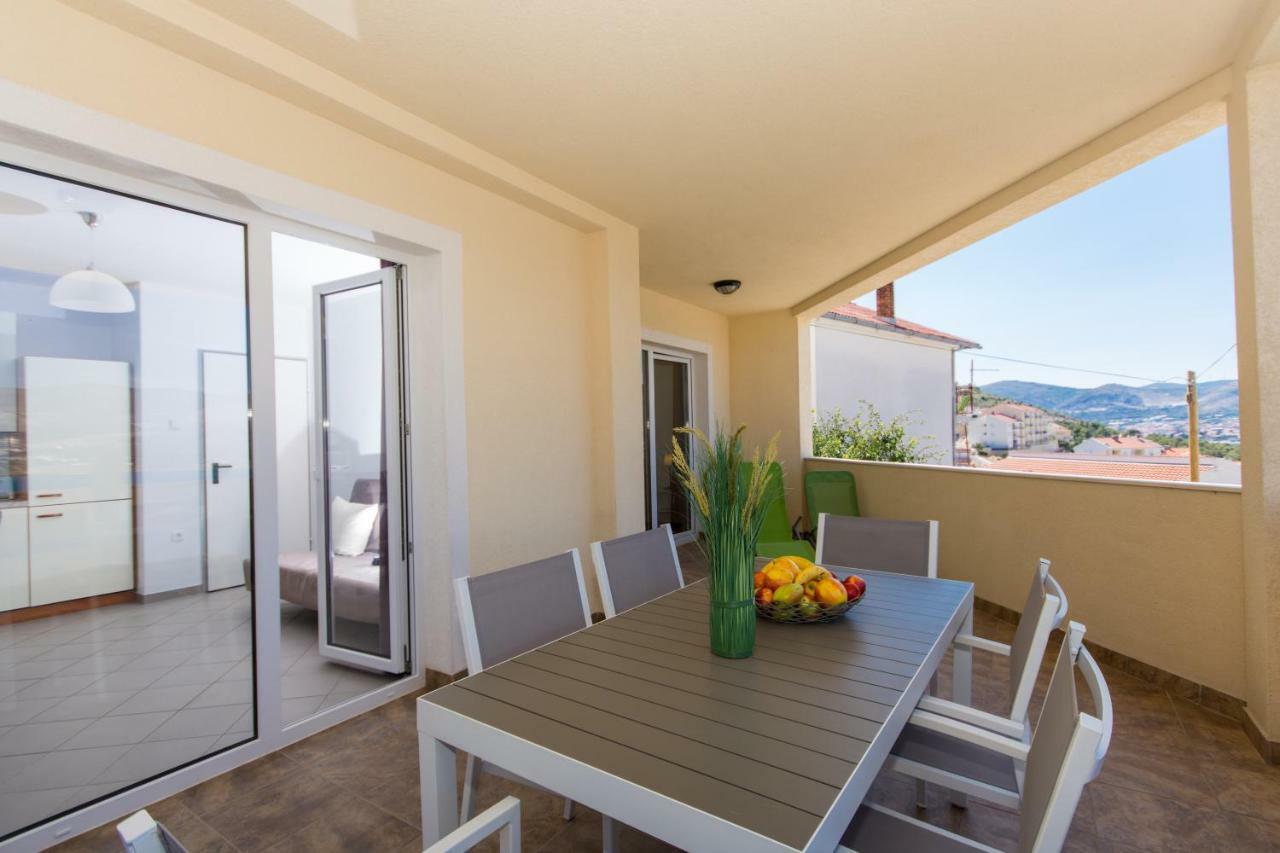 Apartments Bluesky Трогир Экстерьер фото