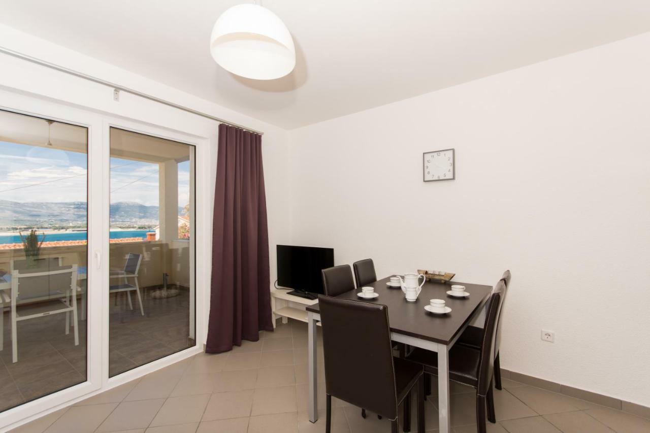 Apartments Bluesky Трогир Экстерьер фото