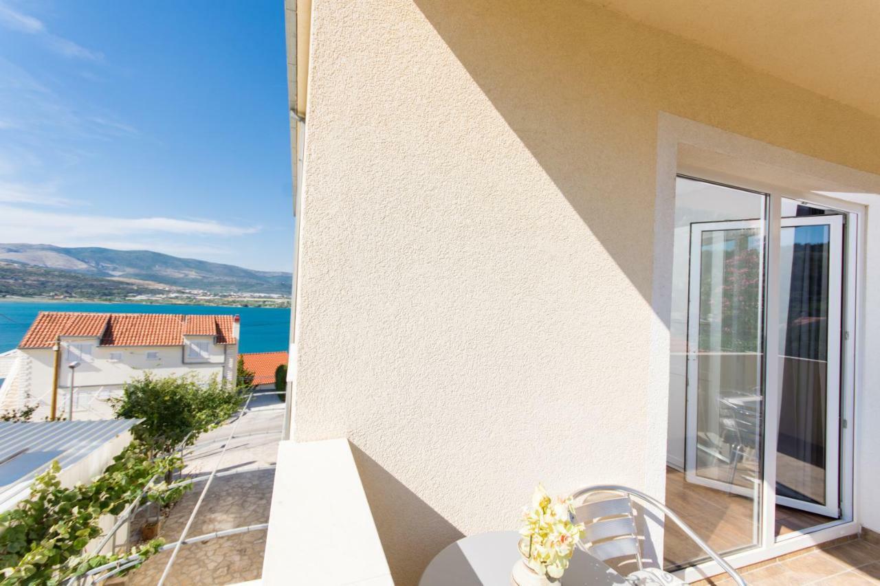 Apartments Bluesky Трогир Экстерьер фото